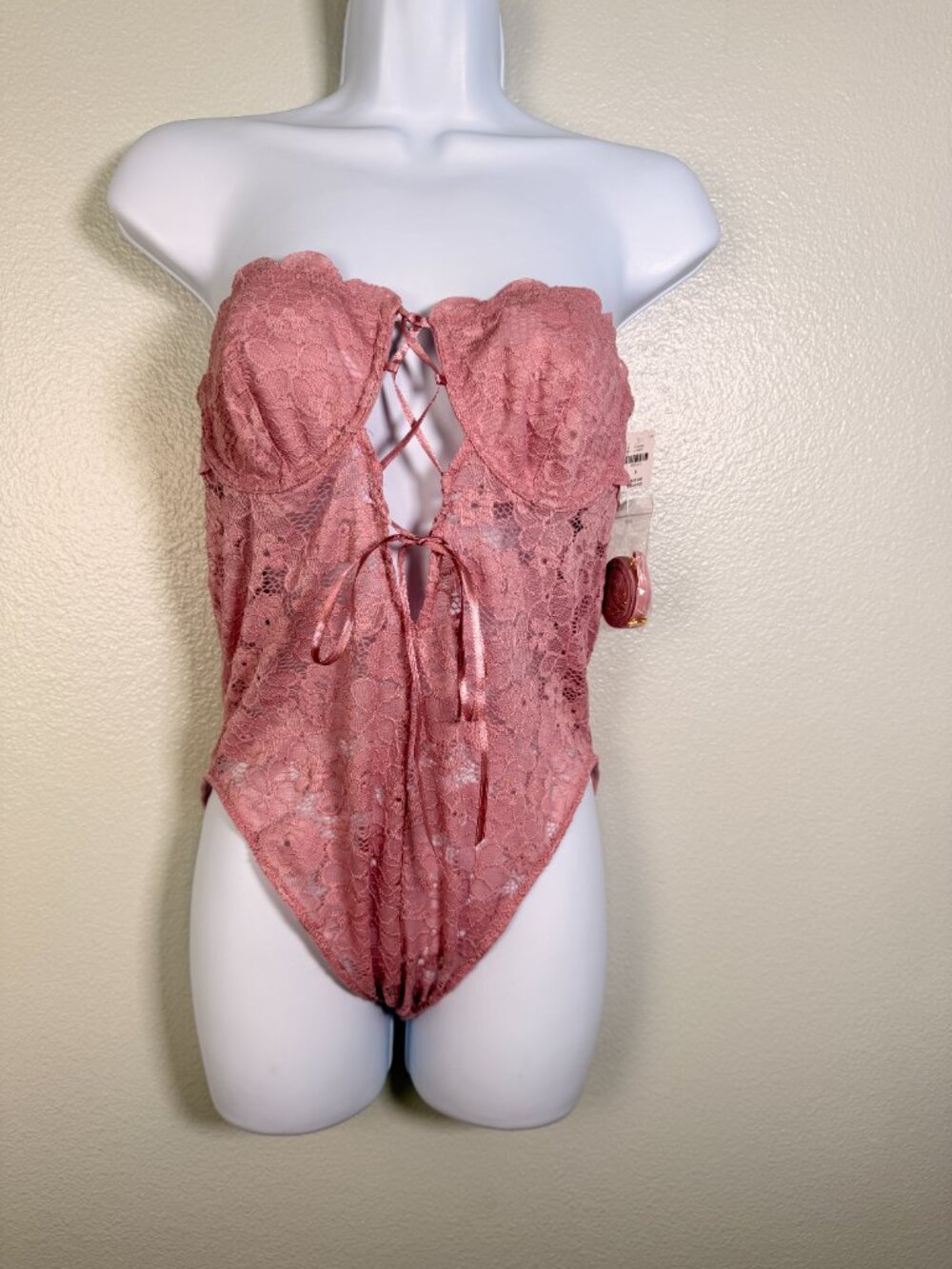 Anthropologie Medium Bodysuit NWT Womens Mauve Lingerie Floral Lace Front LaceUp